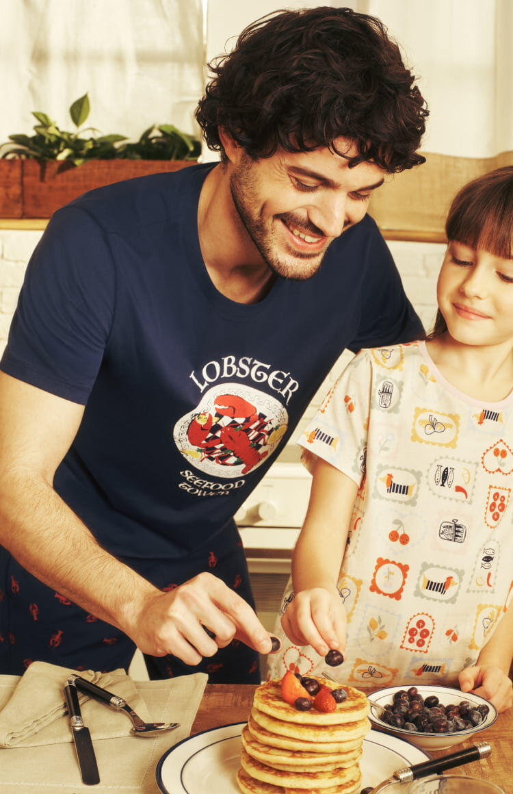 Yeni Sezon Erkek Şortlu Pijamalar 899 TL Yeni Sezon Erkek Şortlu Pijamalar 899 TL
