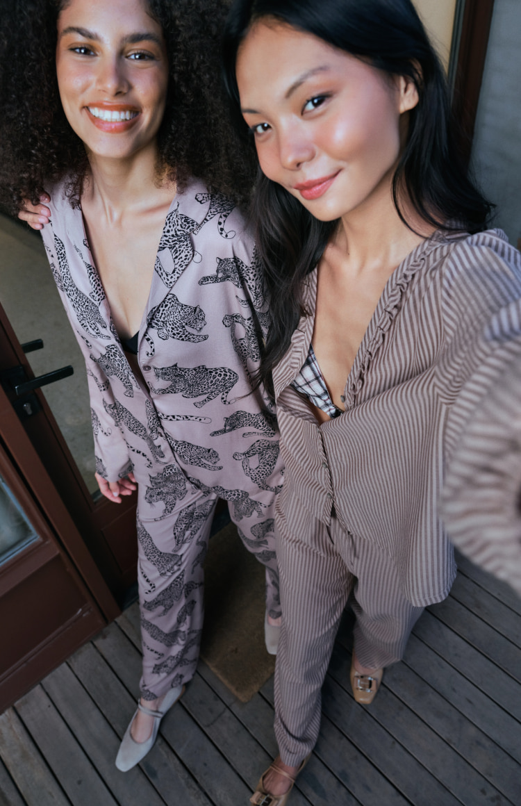 Pijama Günleri Gömlek Setlerde 1 Alana 1 Hediye Pijama Günleri Gömlek Setlerde 1 Alana 1 Hediye